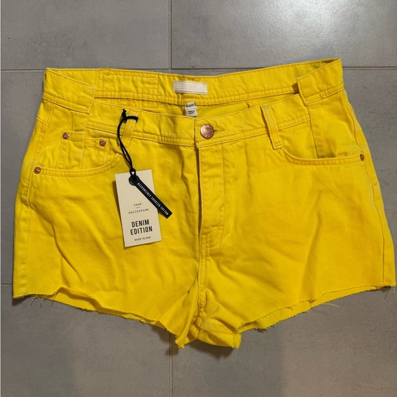 River Island Yellow Denim Jean Shorts Casual Cutoff Style NWT - Picture 5 of 8